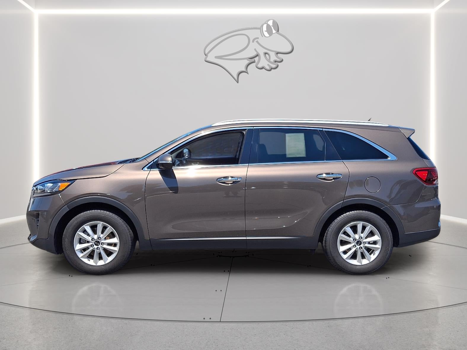 2020 Kia Sorento — side profile view