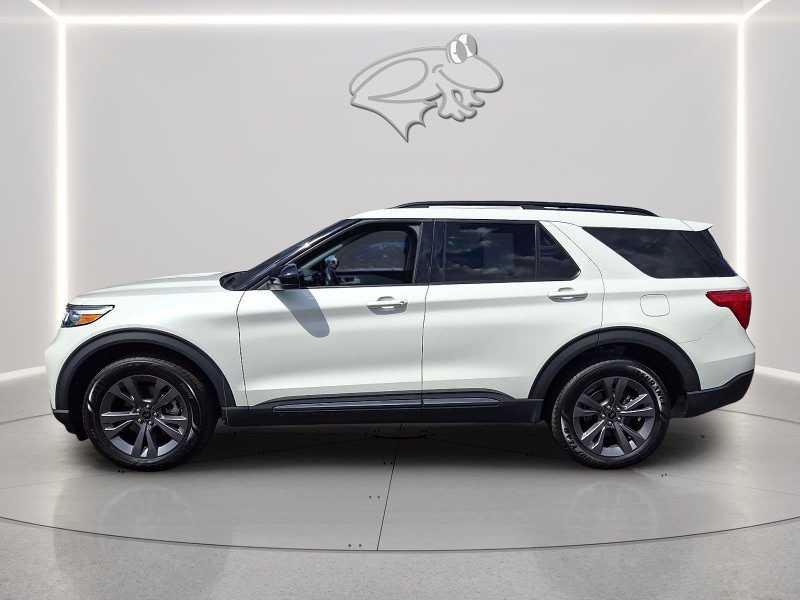 2023 Ford Explorer — side profile view