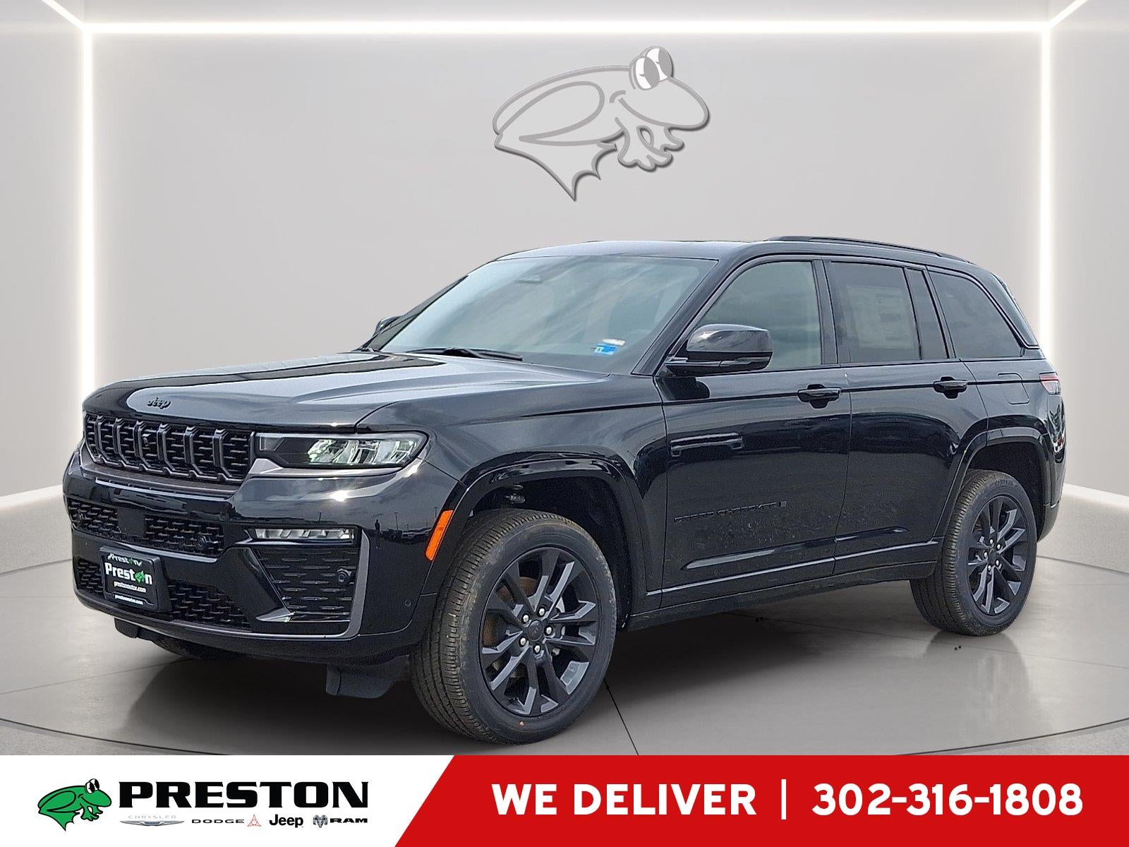 2026 Jeep Grand Cherokee Limited Reserve in Diamond Black Crystal Pearlcoat — front three-quarter view