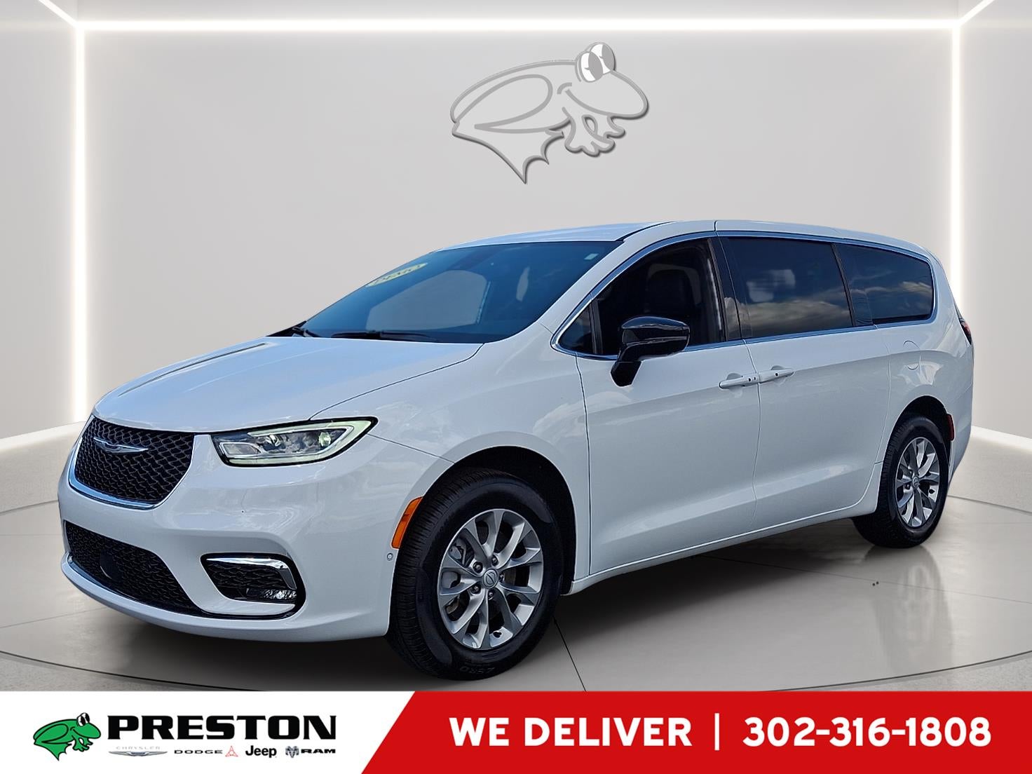 2026 Chrysler Pacifica Select in Bright White Clearcoat — front three-quarter view